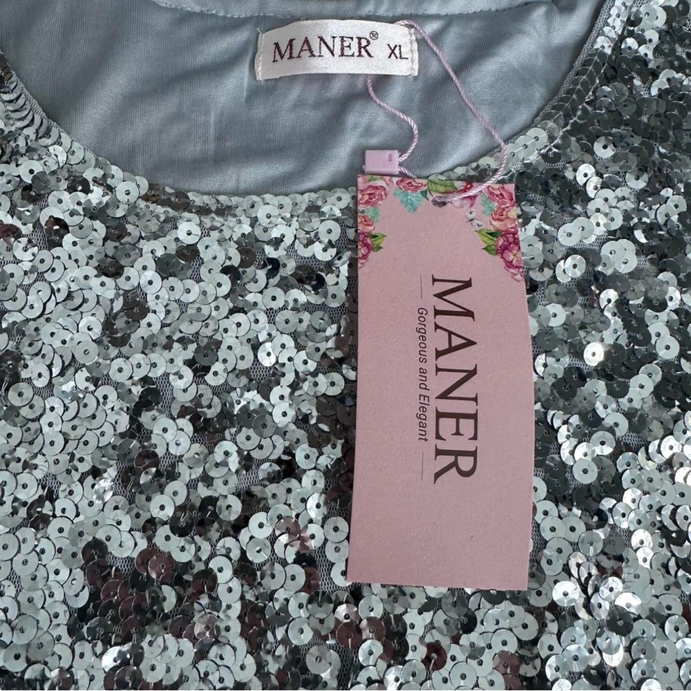 NWT Silver Sequin Women's Top XL - Picture 5 of 8
